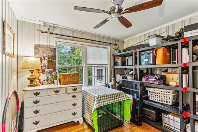 Building Photo - 2592 Woodacres Rd NE