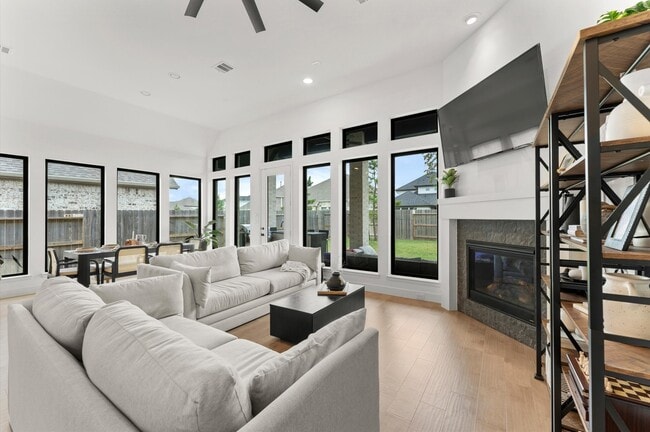 Building Photo - 13022 Soaring Frst Dr