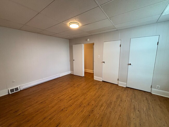 Building Photo - 303 5th Ave