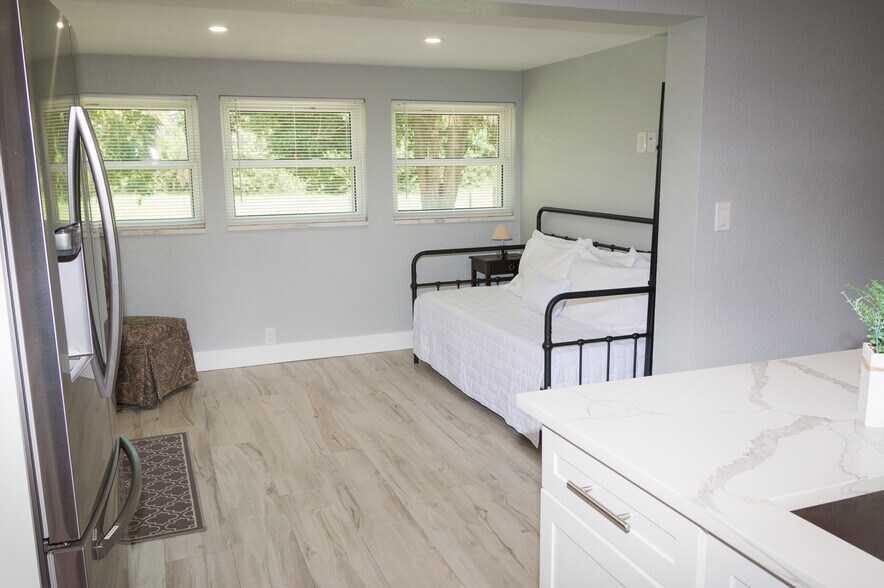Trundle Bed in Den - 4540 NW 12th Dr