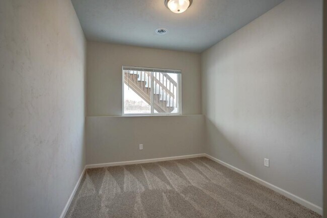 Building Photo - 434 Hanson Rd
