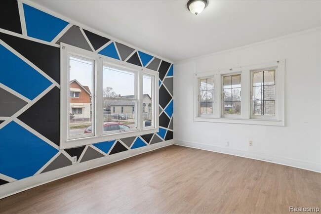 Building Photo - 5421 Toledo St