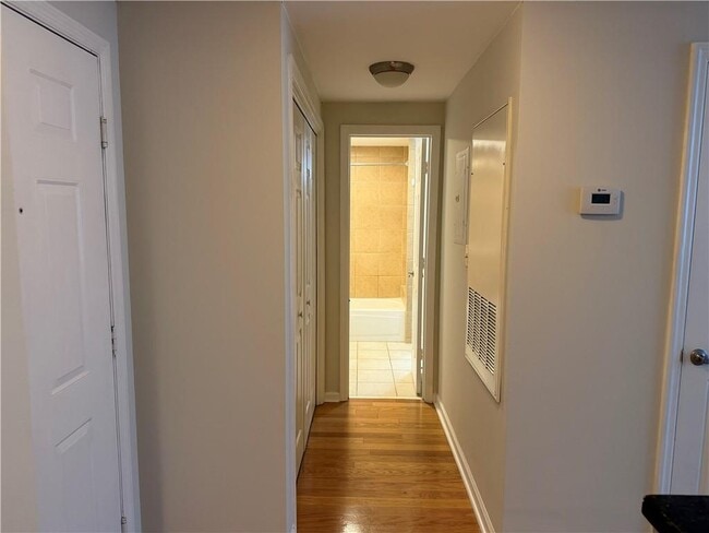 Building Photo - 2511 River Green Dr NW