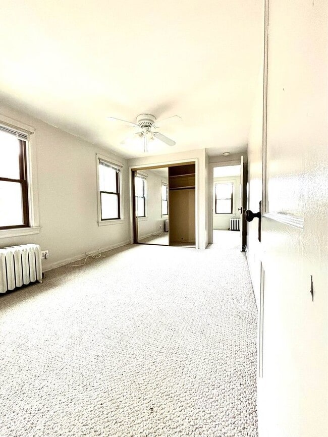 Building Photo - 2618 73rd Ave