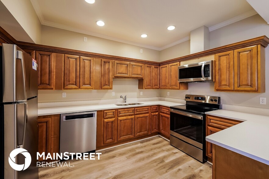 Building Photo - 2812 Lambert Cir