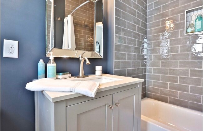 Building Photo - 4379 Strand Dr