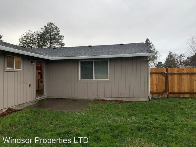 Building Photo - 3 br, 2 bath House - 1708 NE 24th Ave.