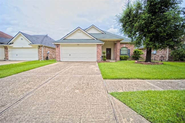 Building Photo - 8003 Beech Park Ln