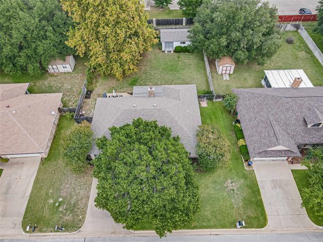 Building Photo - 911 Meadowlark Ln