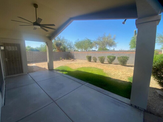 Building Photo - 8122 E Theresa Dr