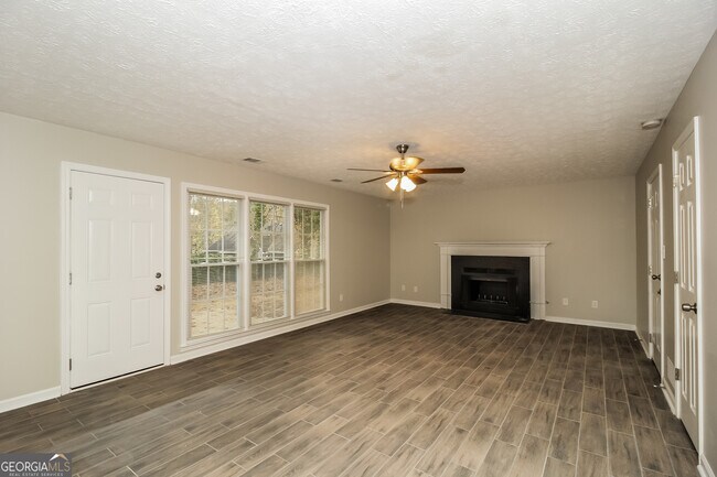 Building Photo - 2079 Winsburg Dr