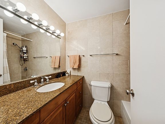 Building Photo - 1030 N State St