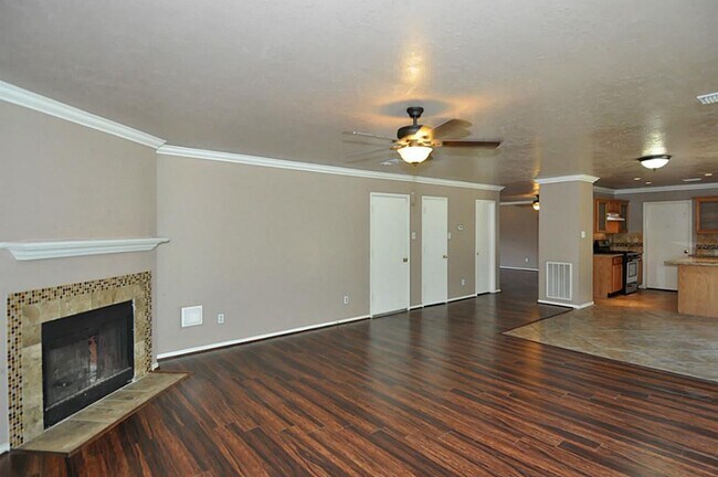Building Photo - 23119 S Waterlake