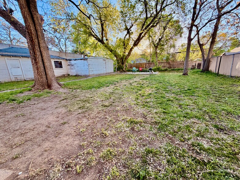 Building Photo - 1995 S Lincoln St