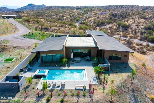 Building Photo - 15212 N Sandy Blf Rd