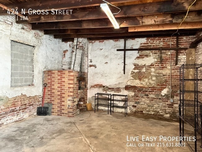 Building Photo - 424 N Gross St