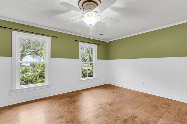Building Photo - Charming Updated Home with Designer Kitche...