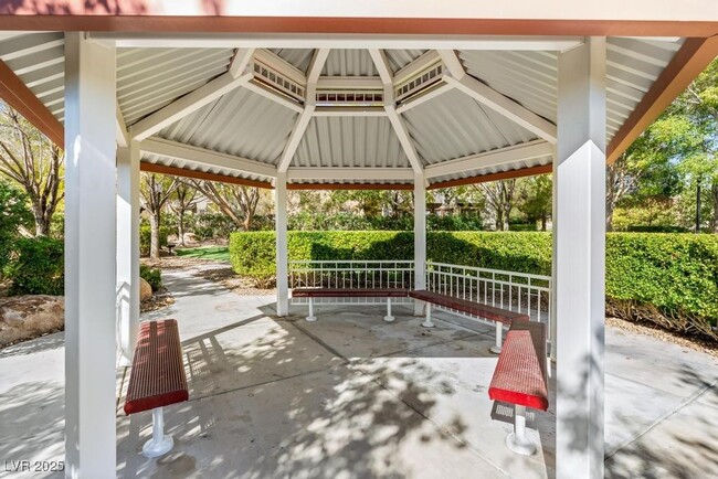 Building Photo - 9161 Tudor Park Pl