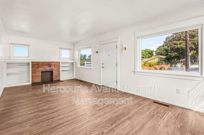 Building Photo - 915 Civic Center Dr