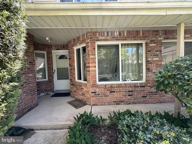 Building Photo - 211 Nathan Dr
