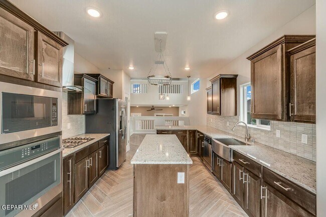 Building Photo - 123 Ruth Trl