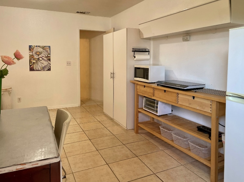 Building Photo - 1421 Riverview Dr