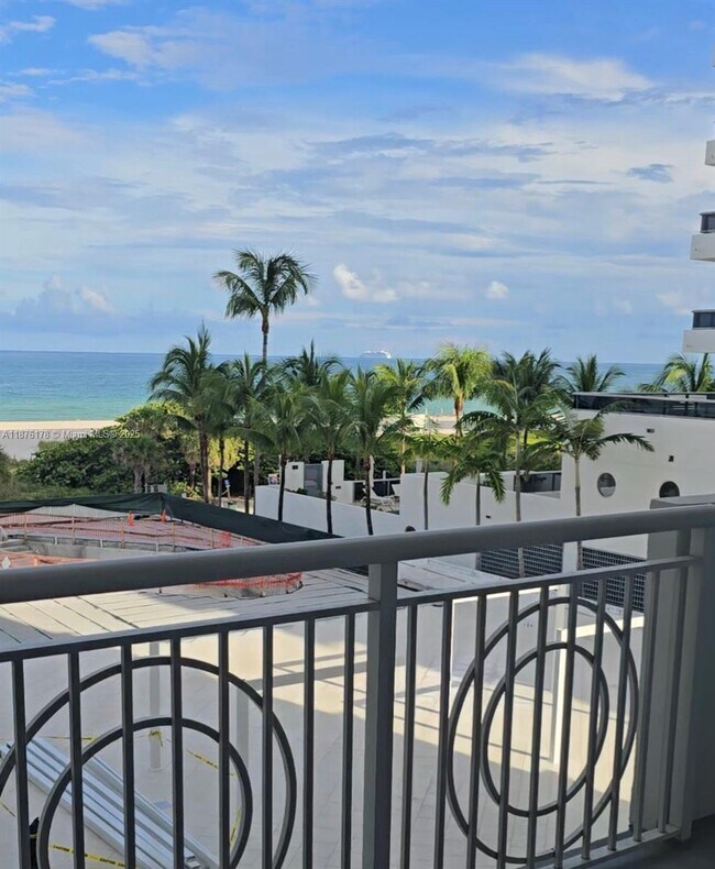 Building Photo - 5825 Collins Ave