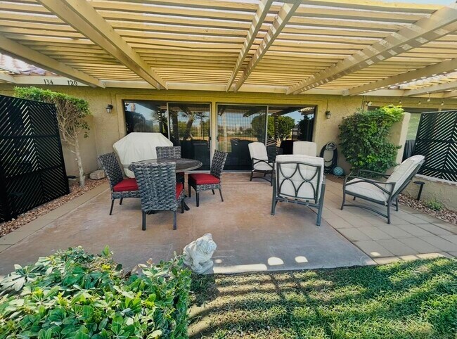 Building Photo - 41120 Woodhaven Dr E