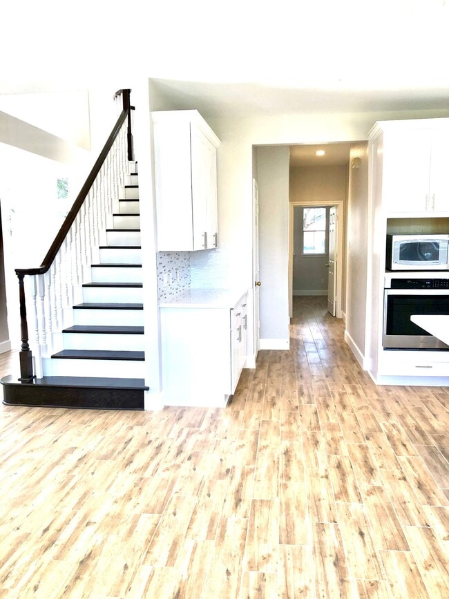 Building Photo - 5711 Silver Bay Ct