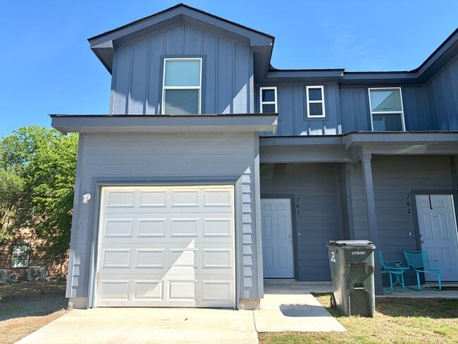 Building Photo - Modern 3BR Townhome w/ Garage, Private Yard & No Carpet – Built 2022