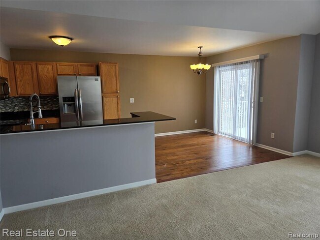 Building Photo - 1716 Deepwood Cir