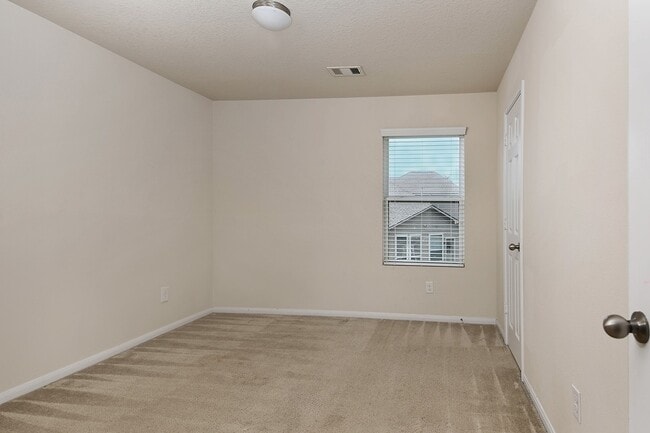 Building Photo - 9960 Hyacinth Way