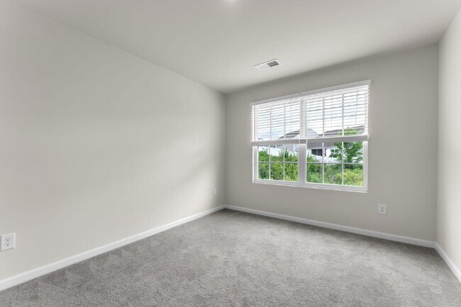 Building Photo - Stylish 3BR/2.5BA Craftsman Townhome with Modern Finishes in Pendleton! $1,700/mo rent