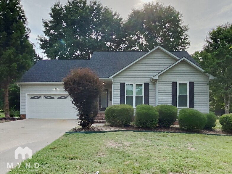 Primary Photo - 5406 S New Hope Rd