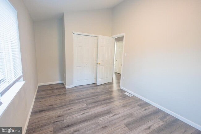 Building Photo - 34 Delsea Dr S
