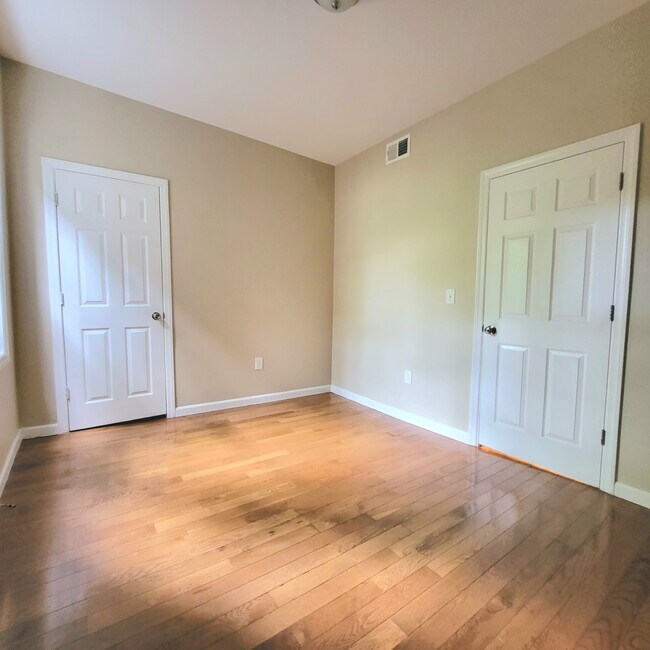 Middle Bedroom - 501 S 10th St