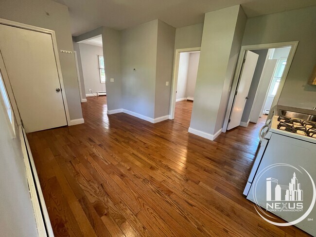 Building Photo - 30 Duncan St