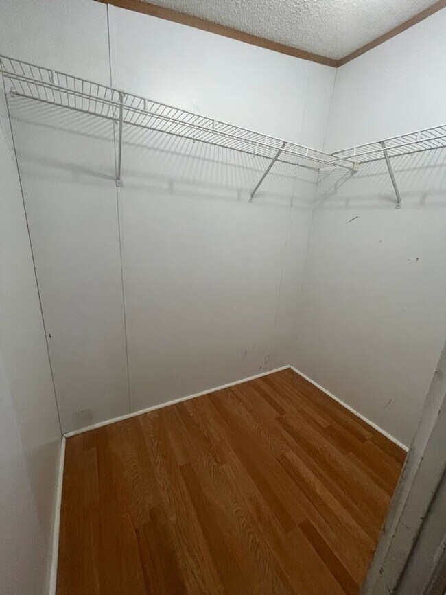 Building Photo - New on Market!