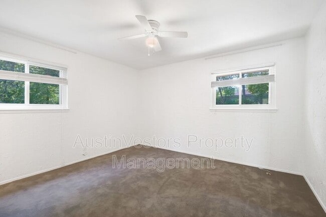 Building Photo - 8600 Clarewood Cir
