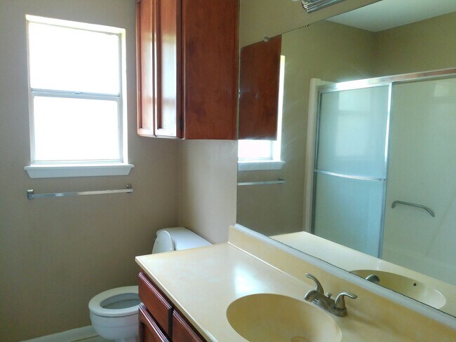 Building Photo - 862 Siskin Cir
