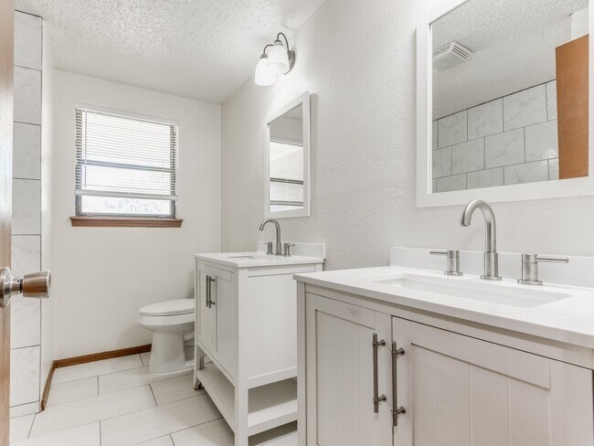 Building Photo - 929 Branchwood Dr