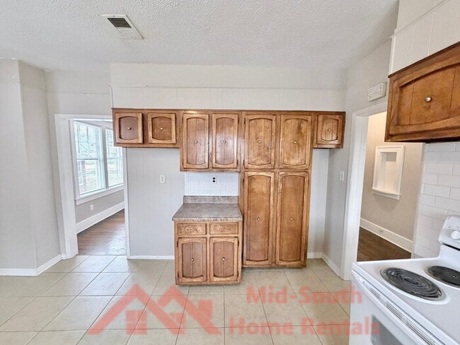 Building Photo - 1707 Glenview Ave