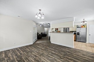 Building Photo - 132 Forest Bluff Dr