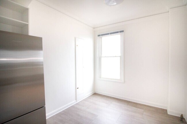 Building Photo - 1635 Gough St