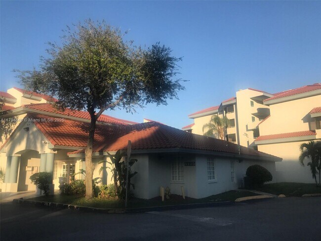 Building Photo - 8205 SW 152nd Ave