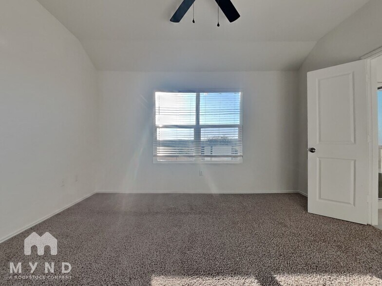 Building Photo - 7125 Spotted Leaf Wy