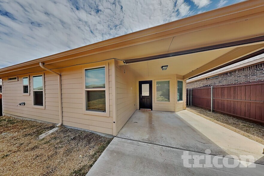 Building Photo - 10020 Poinsett Wy