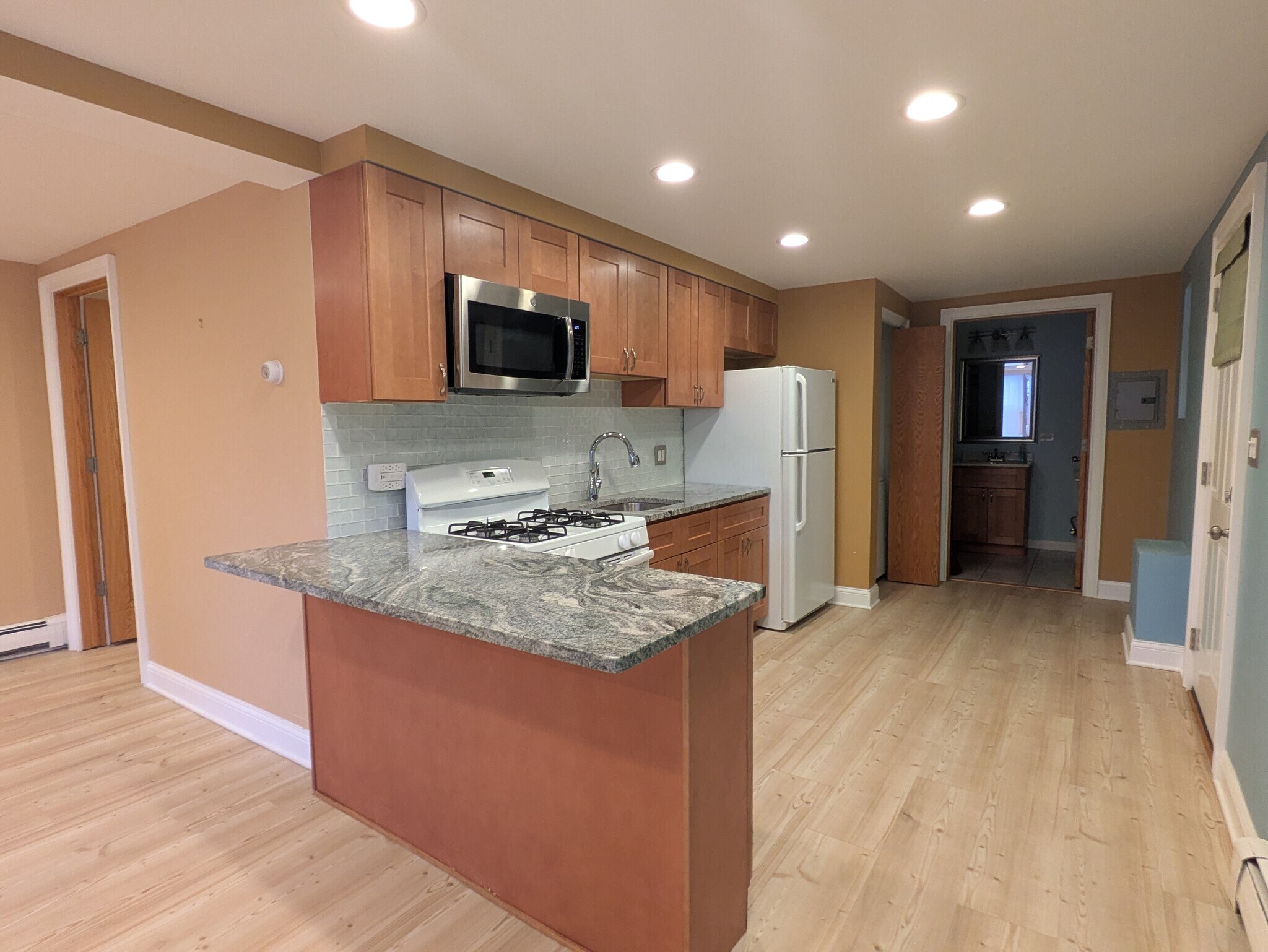 Building Photo - 510 W 45th St