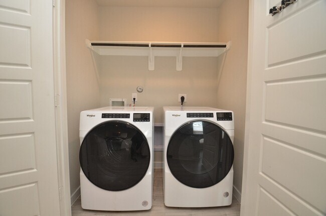 Building Photo - 8230 Blue Fish Dr