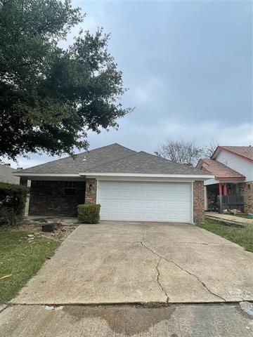 Building Photo - 5412 Village Green Dr